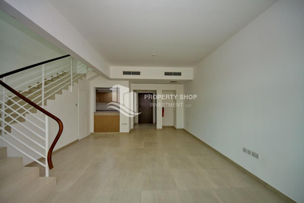 2br townhouse in Al Ghadeer | relaxed ambience